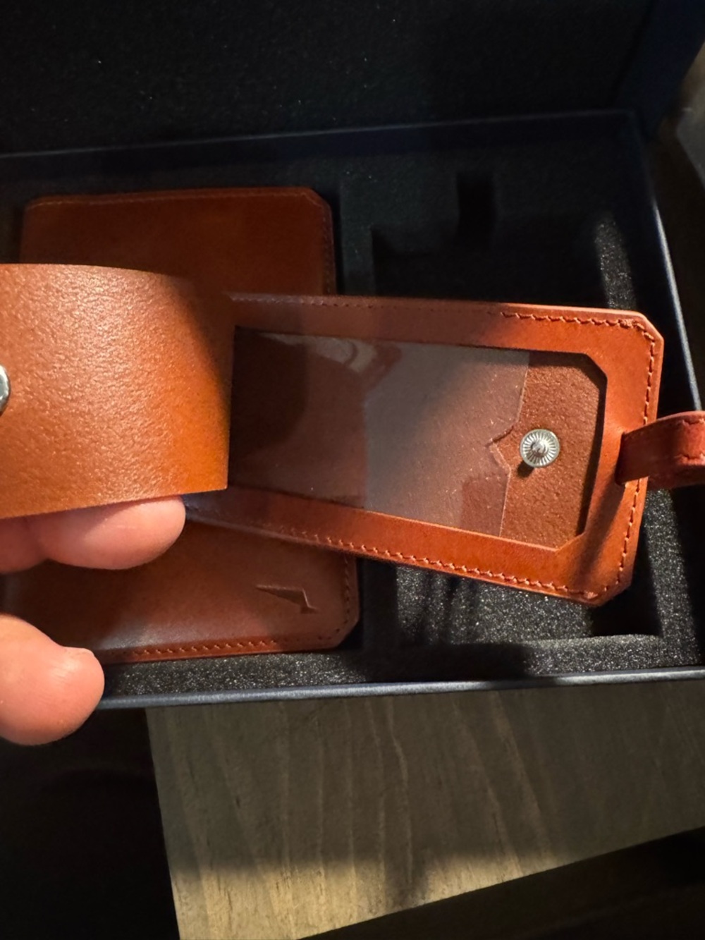 Wolf & Shepherd Brown Leather Key & Card Holder Gift Set - Picture 7 of 8